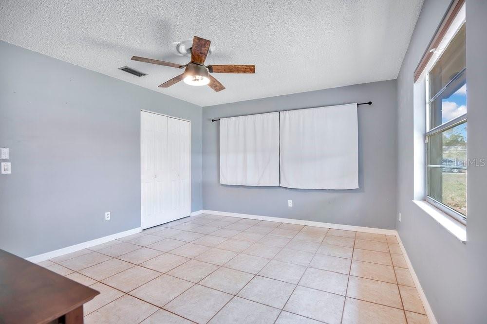 Image 13 of 25 For 1813 Oakey Avenue