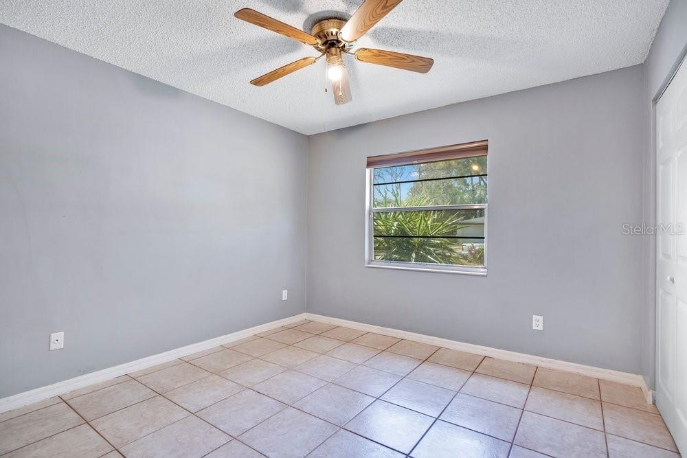 Image 16 of 25 For 1813 Oakey Avenue