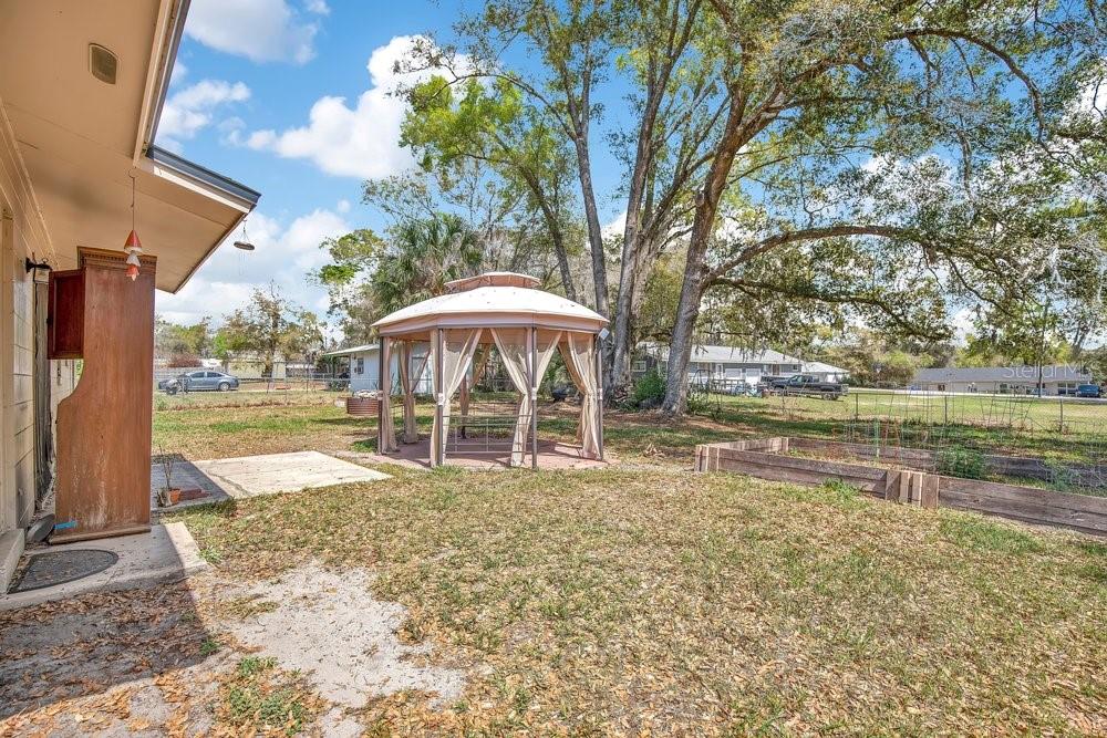 Image 19 of 25 For 1813 Oakey Avenue