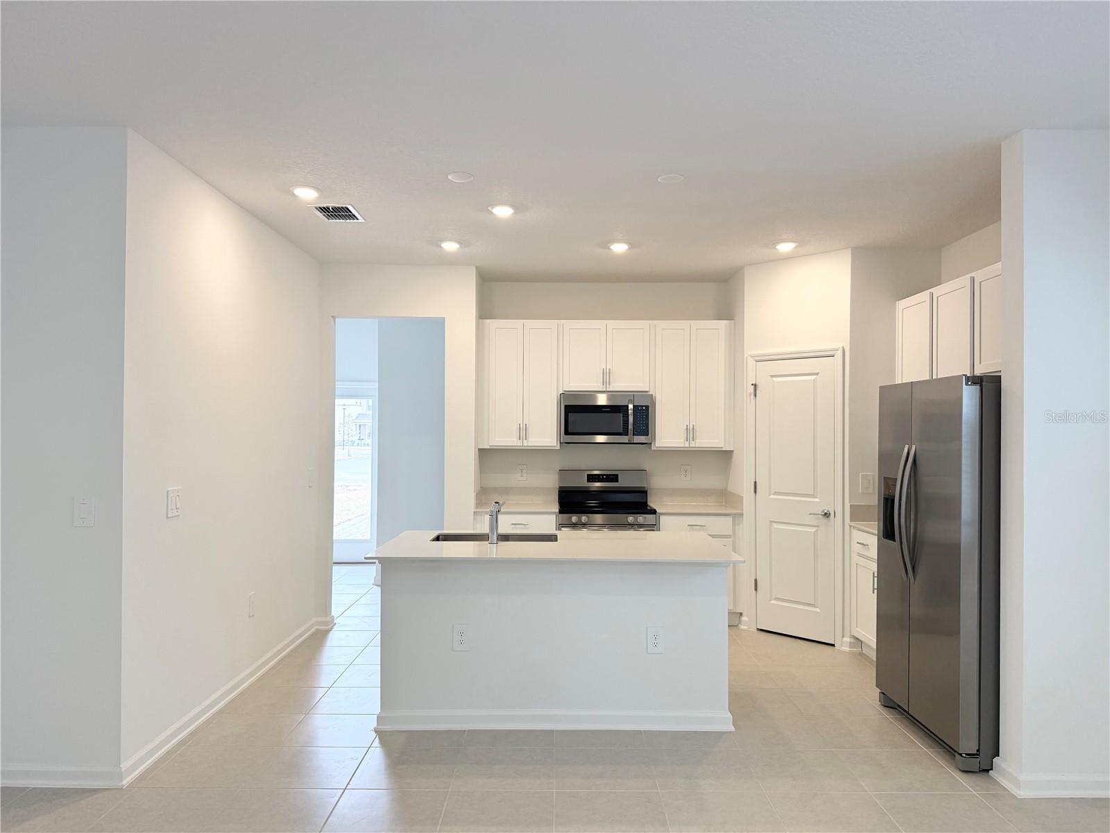 Image 6 of 23 For 660 Bayern Lane