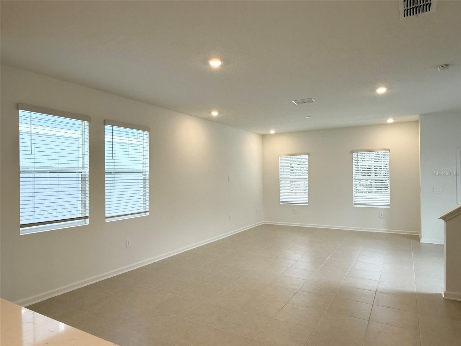 Image 7 of 23 For 660 Bayern Lane