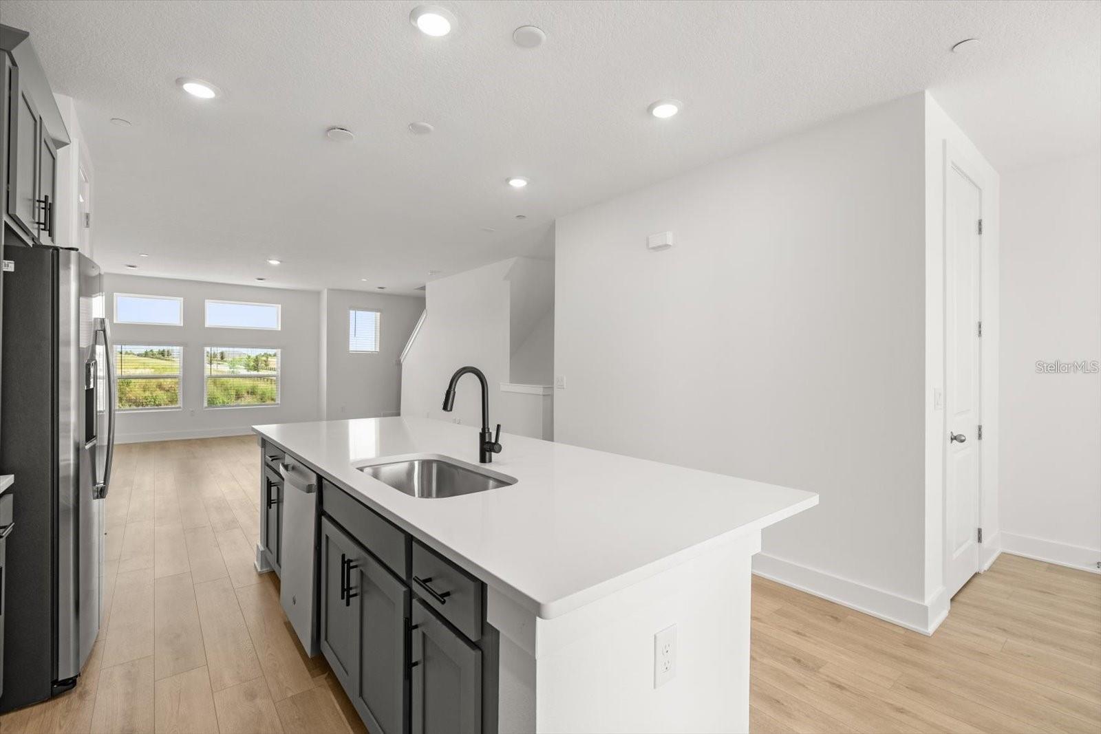 Image 11 of 30 For 15489 Hamlin Park Drive