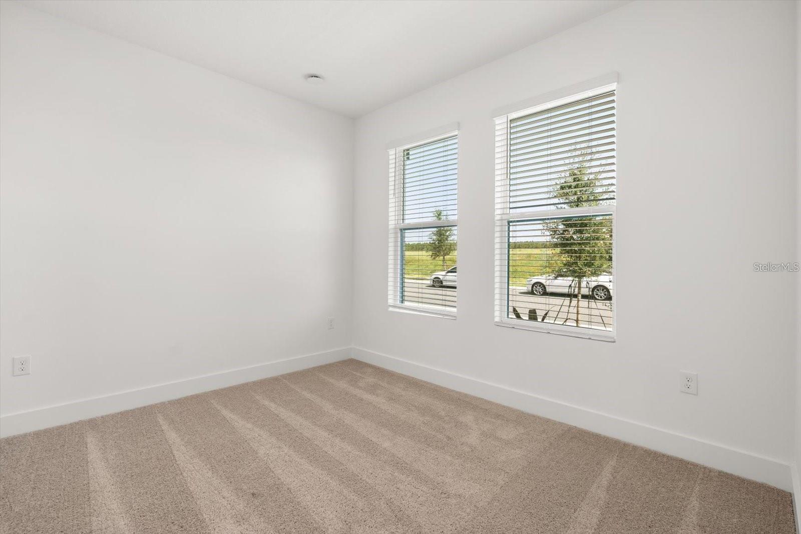 Image 17 of 30 For 15489 Hamlin Park Drive