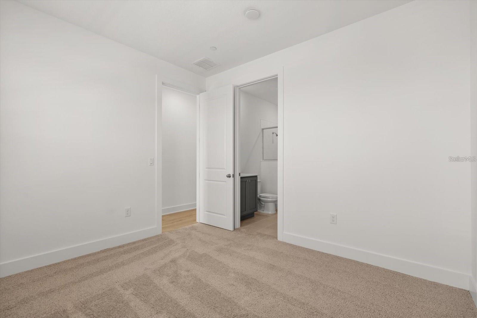 Image 18 of 30 For 15489 Hamlin Park Drive