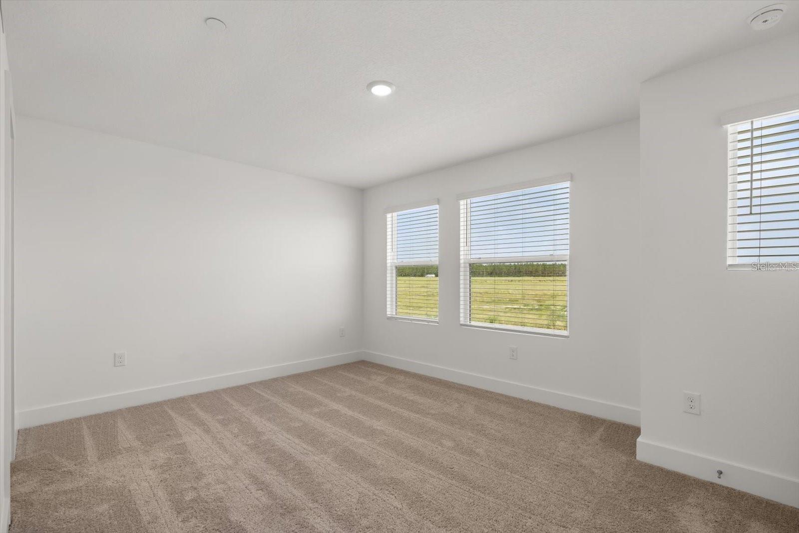 Image 22 of 30 For 15489 Hamlin Park Drive