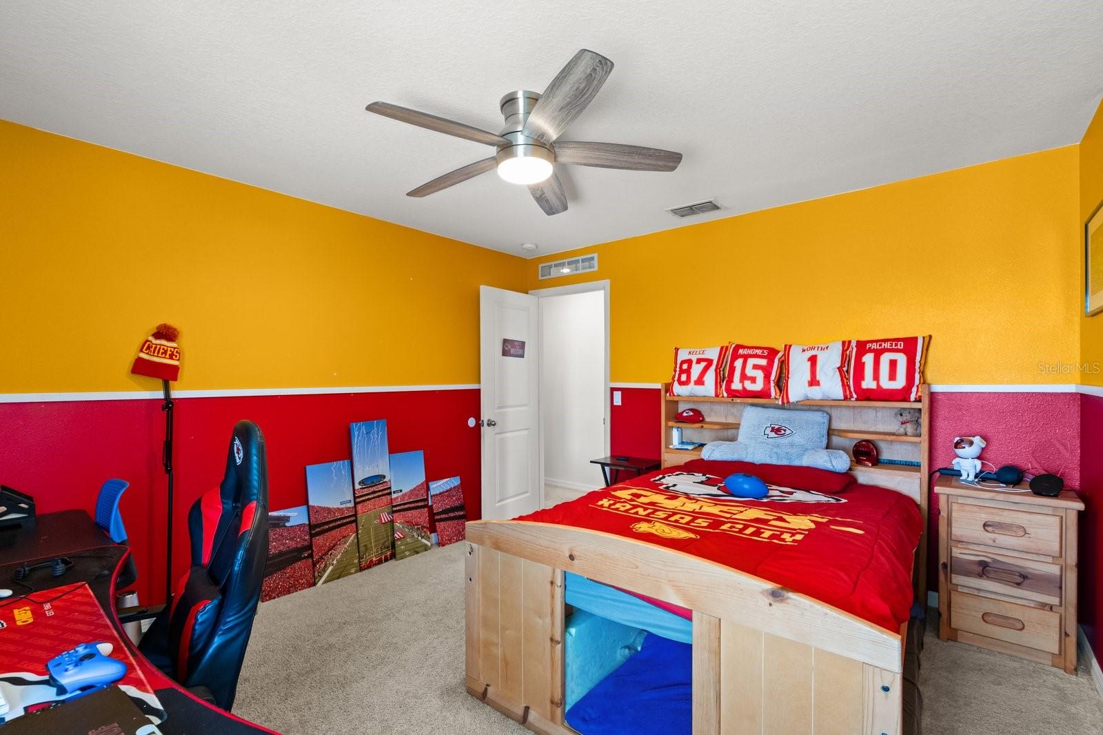 Image 21 of 36 For 660 Big Pine Avenue