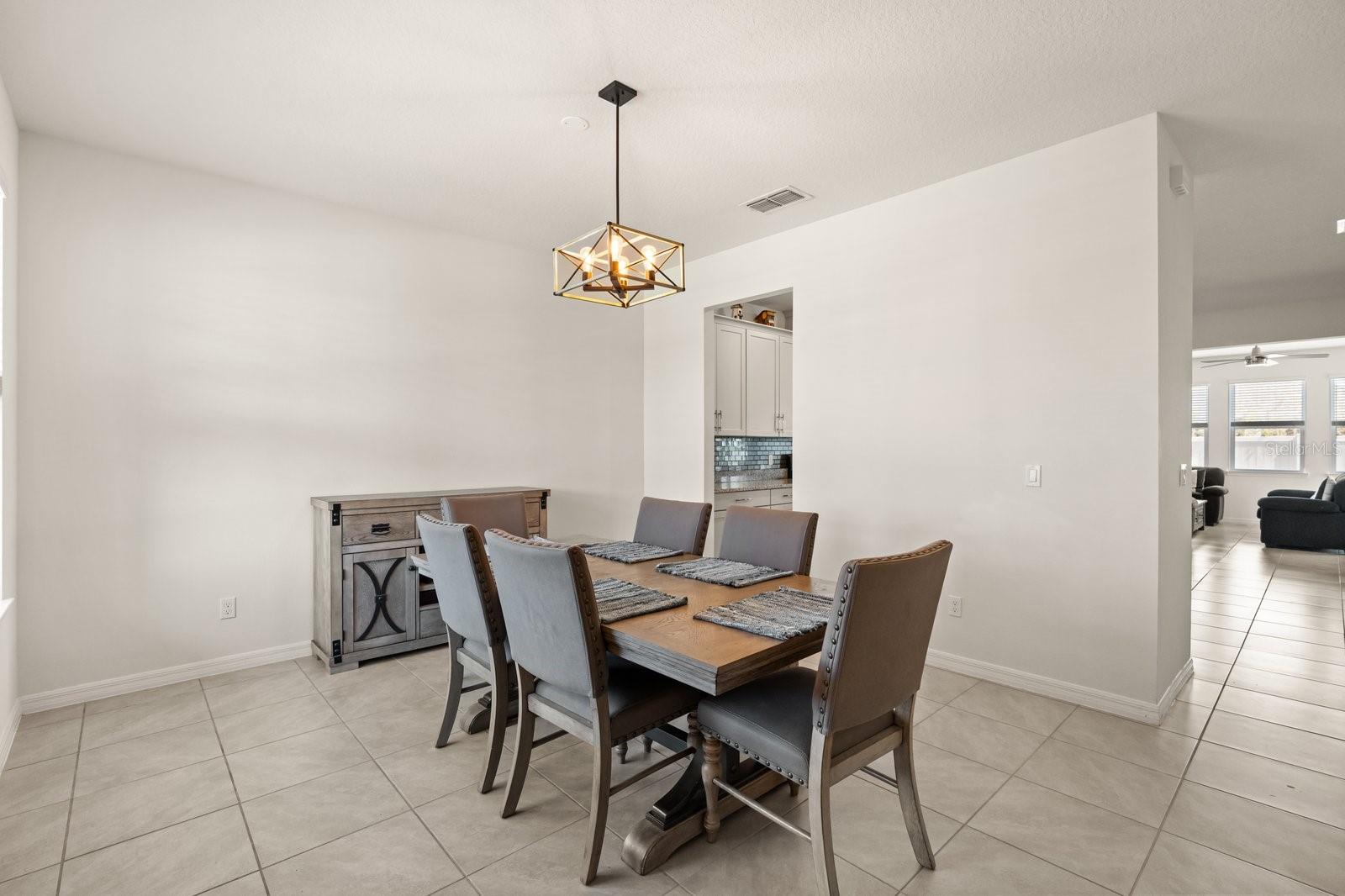 Image 3 of 36 For 660 Big Pine Avenue