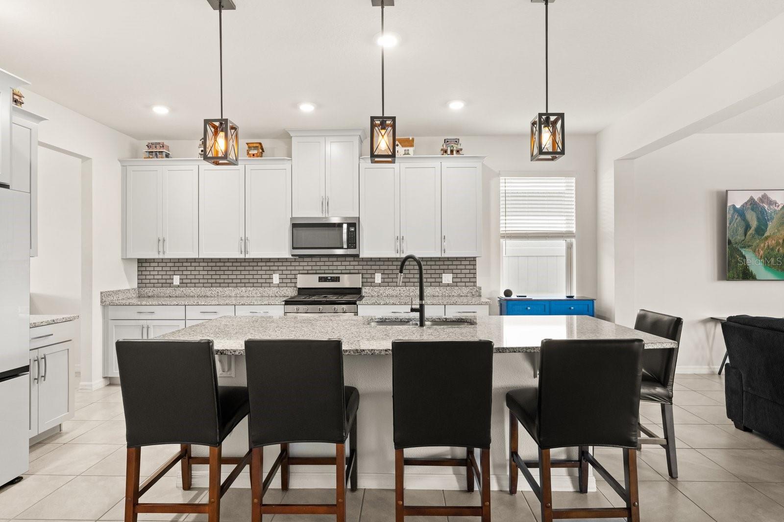 Image 4 of 36 For 660 Big Pine Avenue