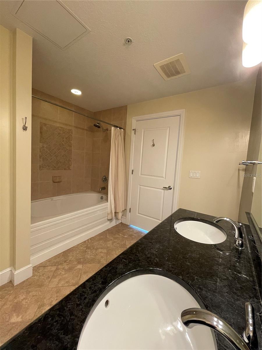 Image 10 of 24 For 101 Eola Drive 909