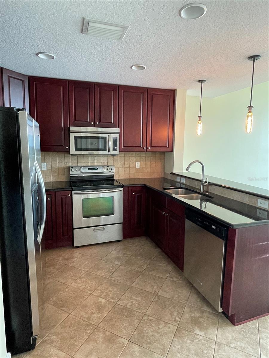 Image 3 of 24 For 101 Eola Drive 909