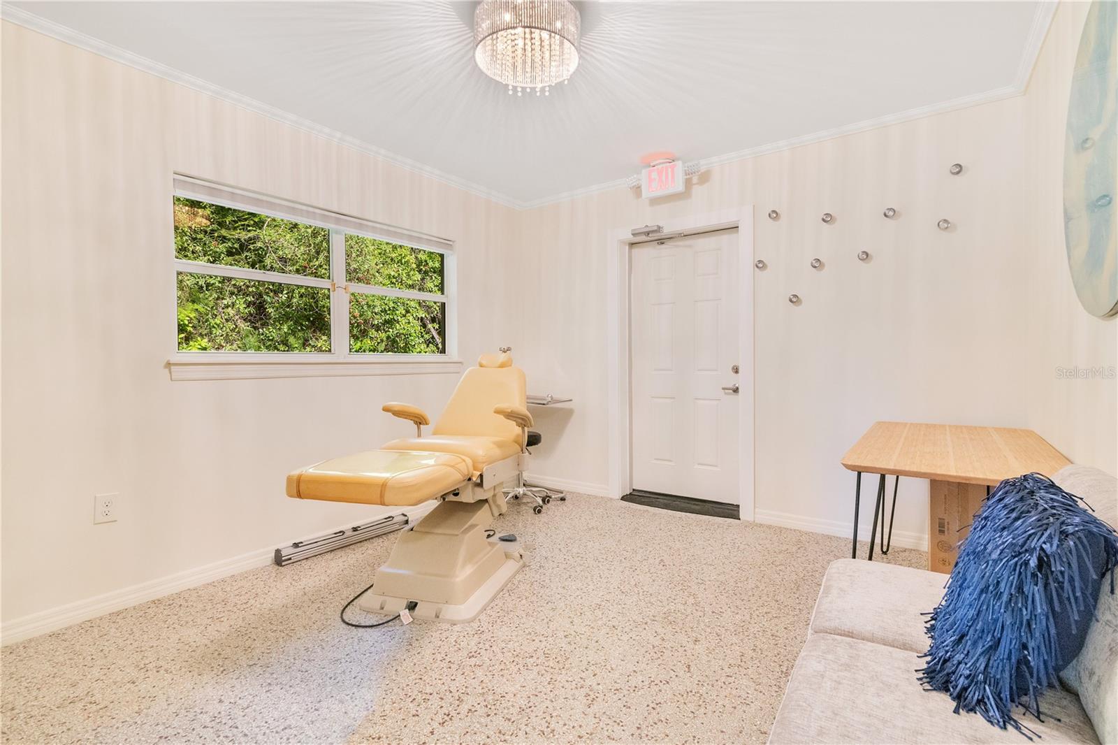 Image 13 of 32 For 4749 Hargrave Street