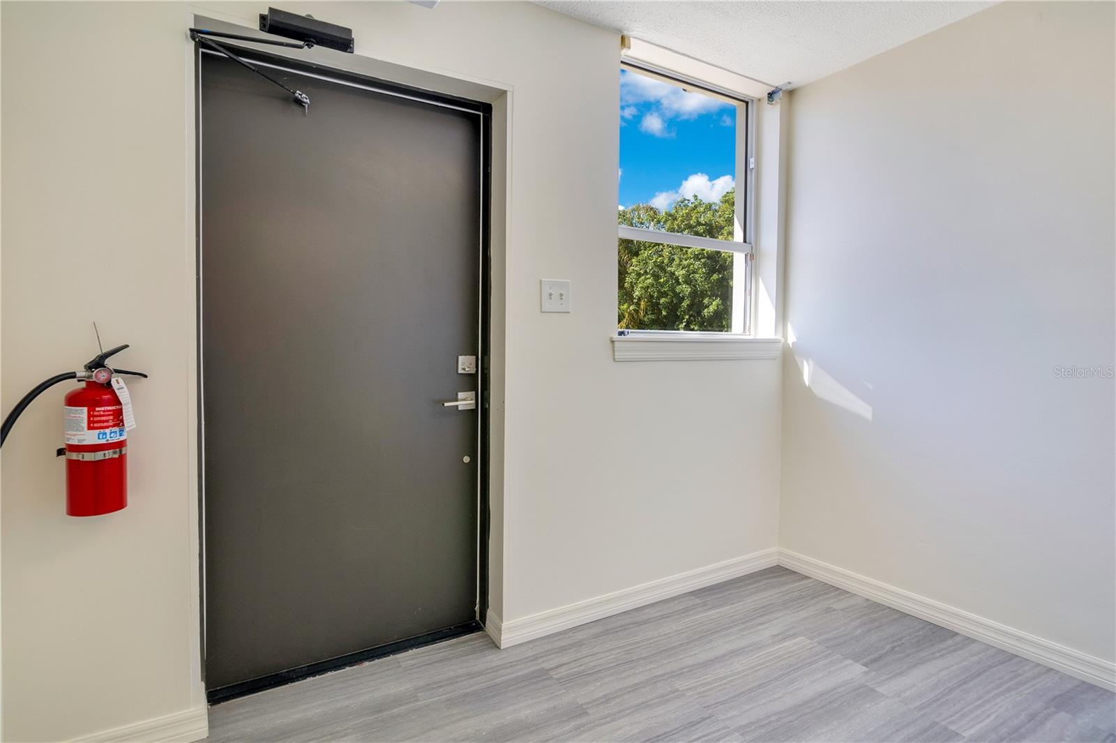 Image 17 of 32 For 4749 Hargrave Street