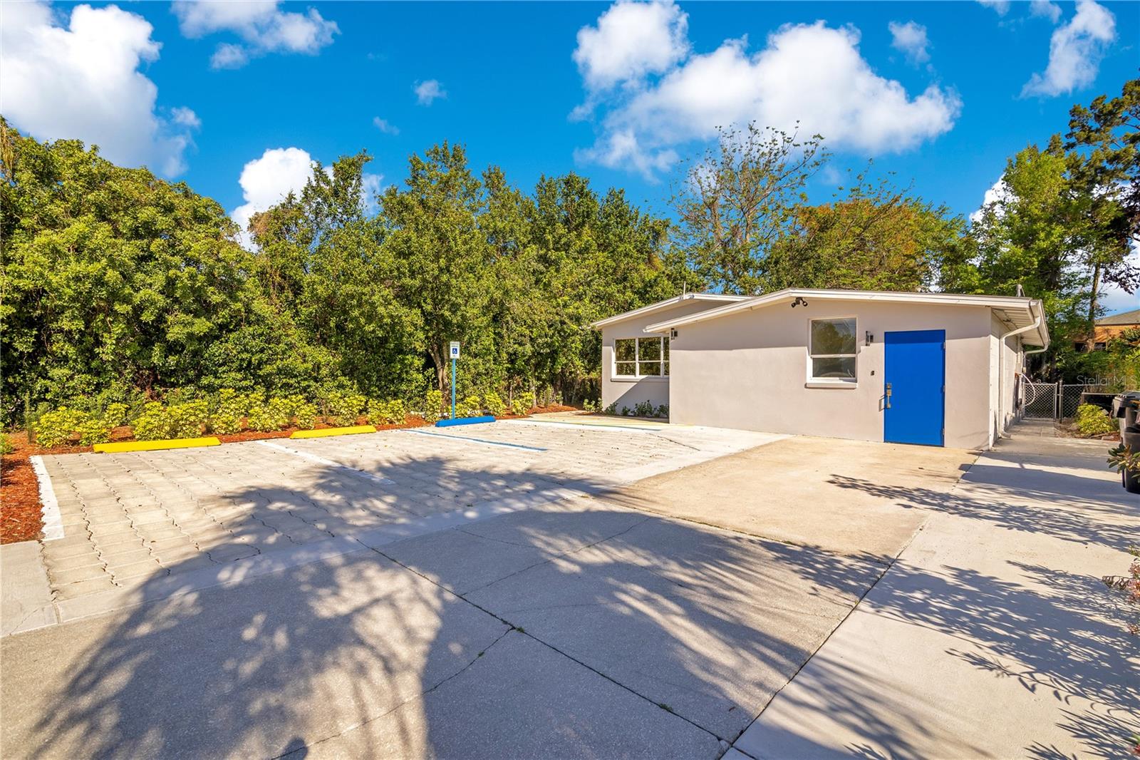 Image 2 of 32 For 4749 Hargrave Street