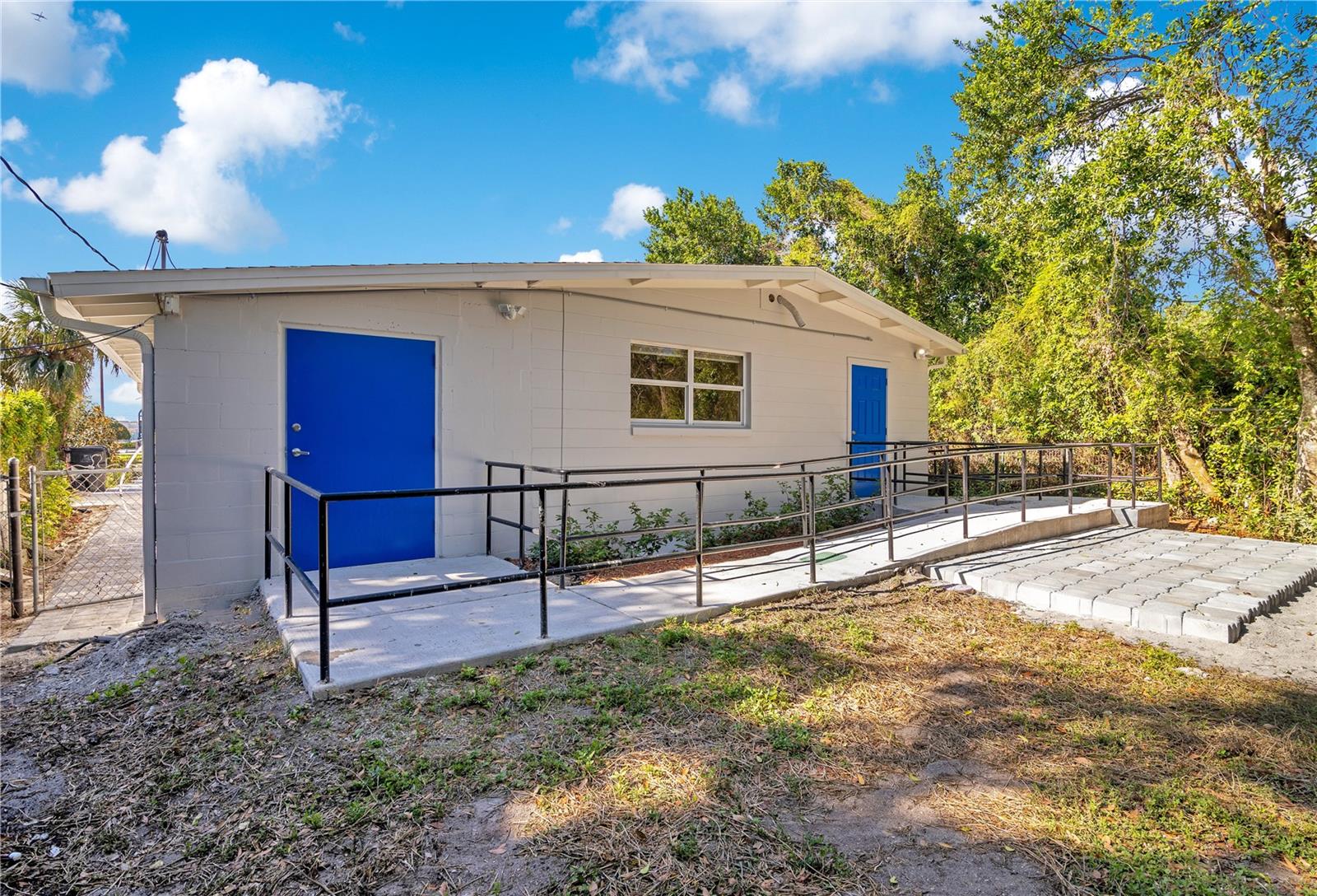 Image 23 of 32 For 4749 Hargrave Street