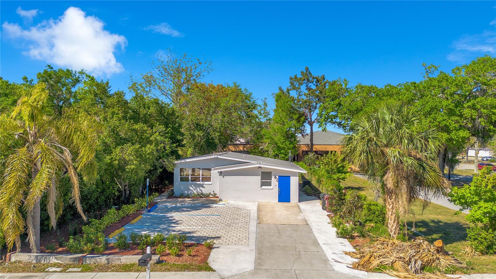 Image 4 of 32 For 4749 Hargrave Street