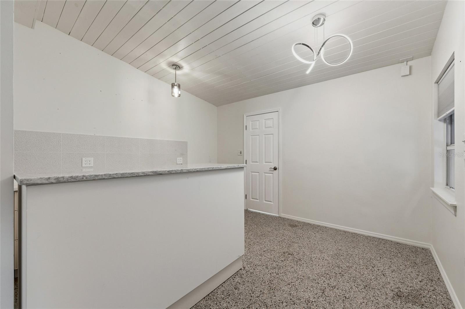 Image 7 of 32 For 4749 Hargrave Street