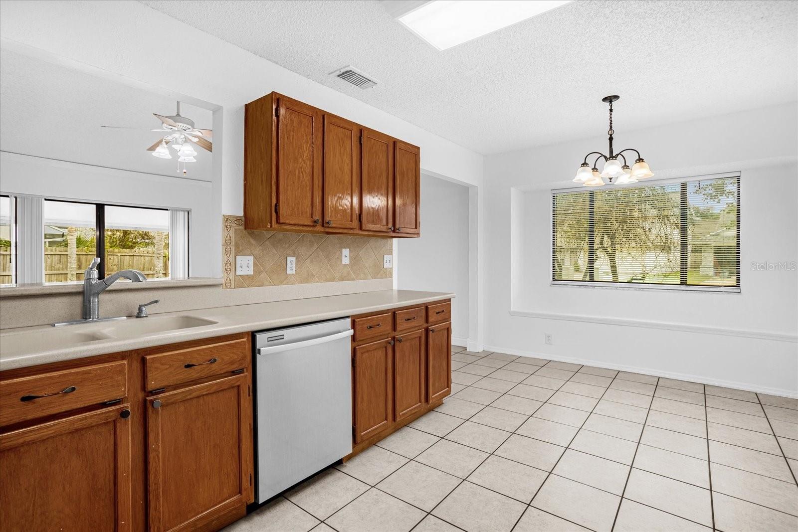 Image 13 of 29 For 601 Tomlinson Terrace