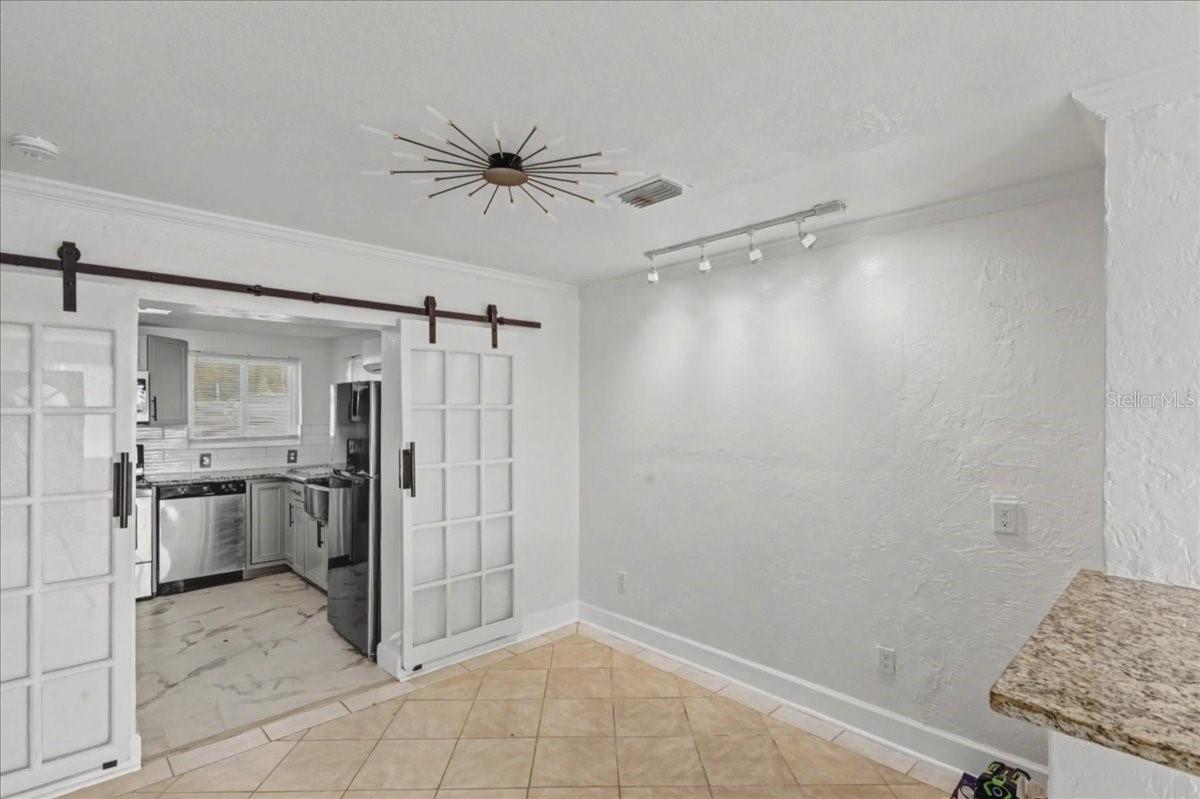 Image 11 of 49 For 15 Alamanda Drive