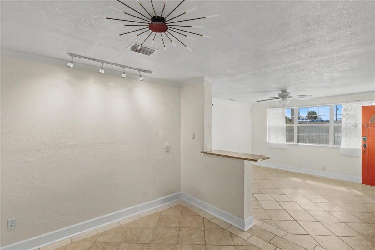 Image 12 of 49 For 15 Alamanda Drive