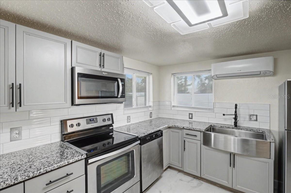 Image 13 of 49 For 15 Alamanda Drive