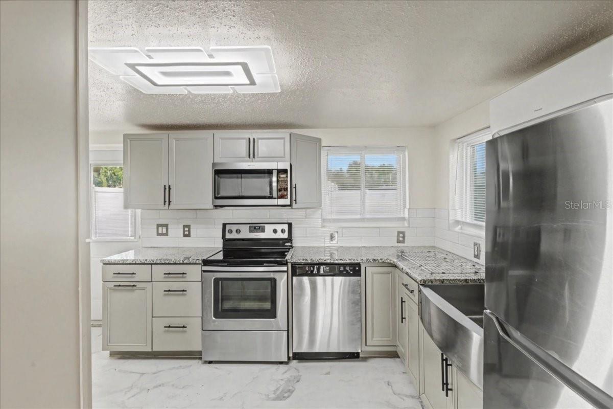 Image 14 of 49 For 15 Alamanda Drive