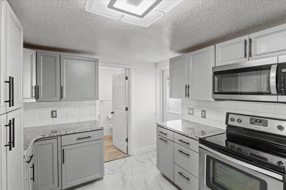 Image 15 of 49 For 15 Alamanda Drive