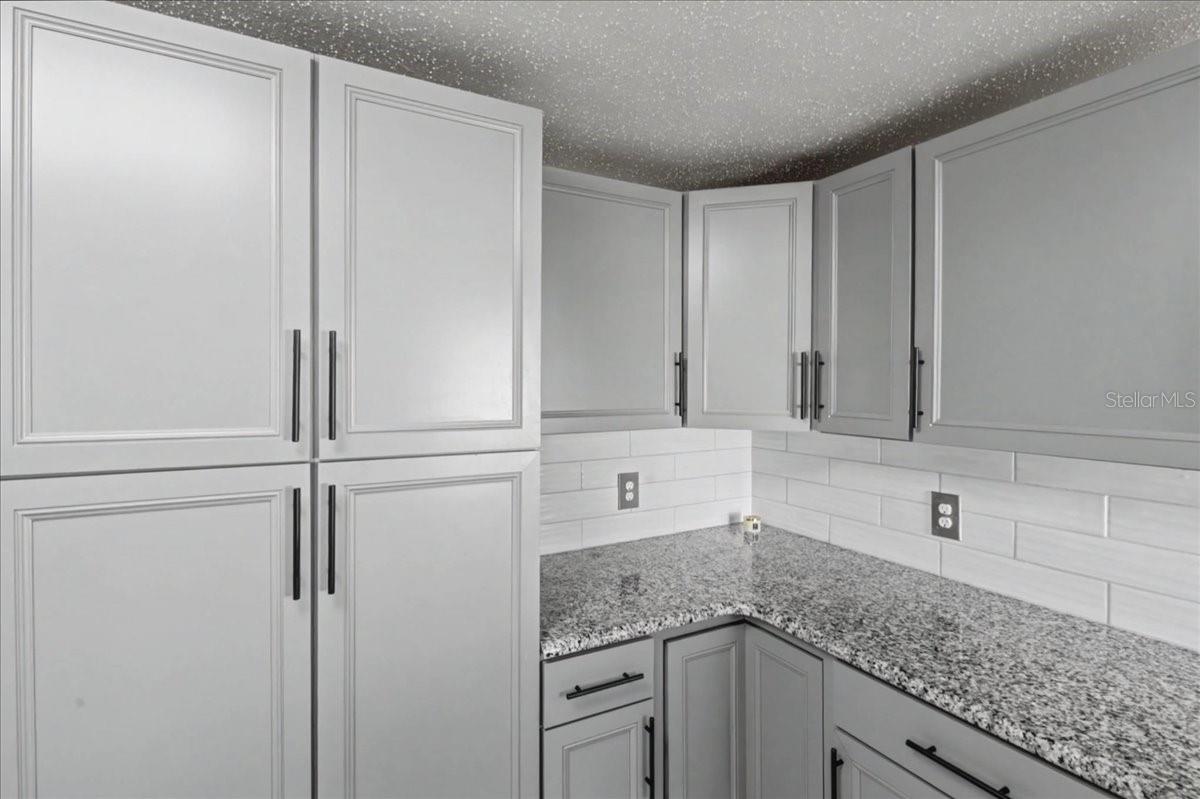 Image 16 of 49 For 15 Alamanda Drive