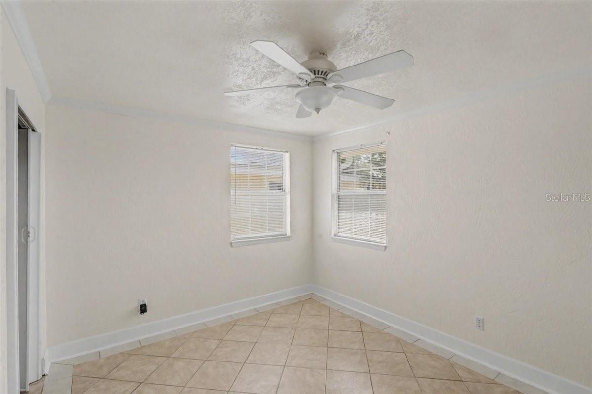 Image 19 of 49 For 15 Alamanda Drive