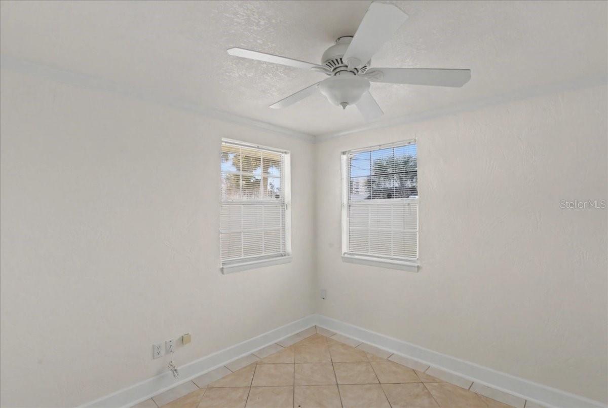 Image 23 of 49 For 15 Alamanda Drive