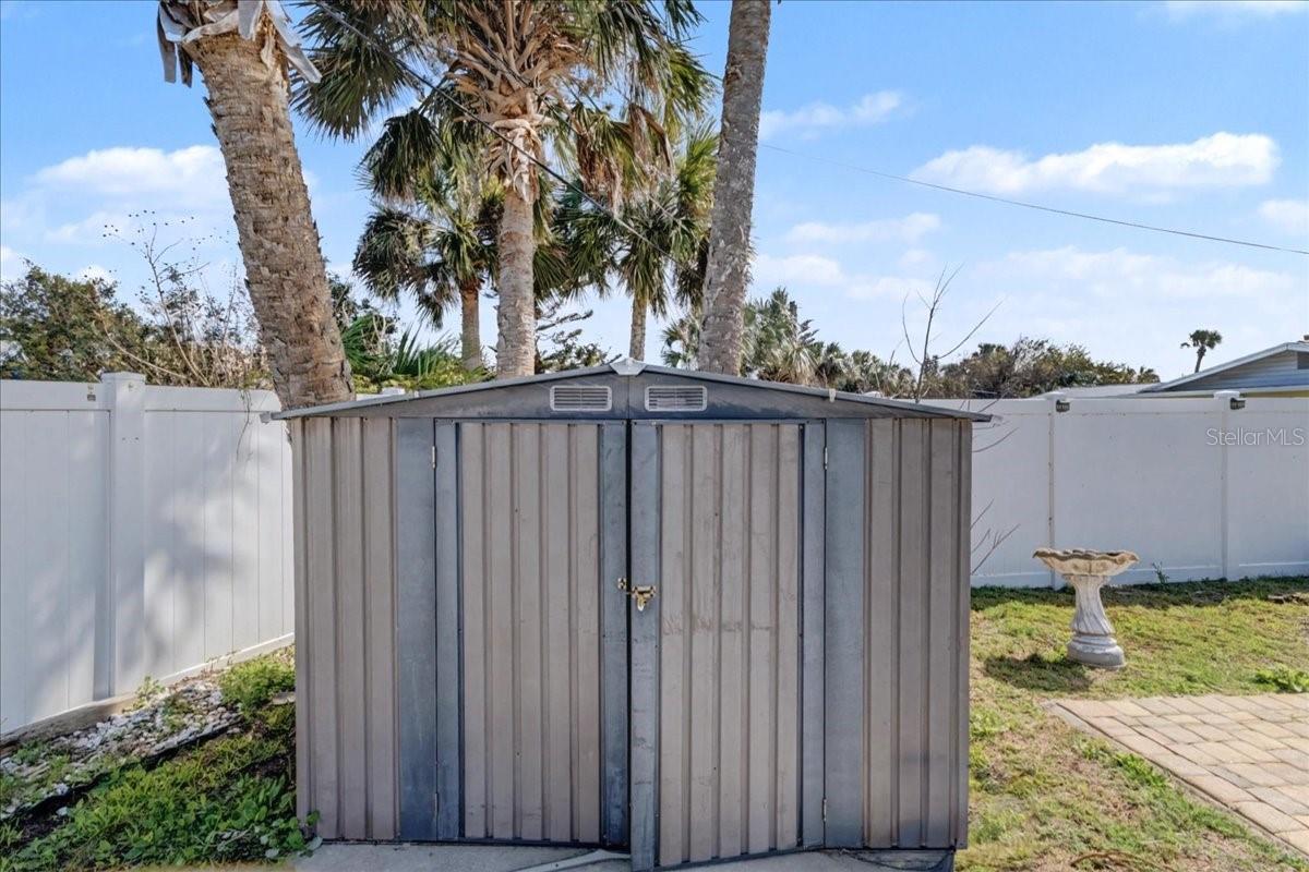 Image 33 of 49 For 15 Alamanda Drive