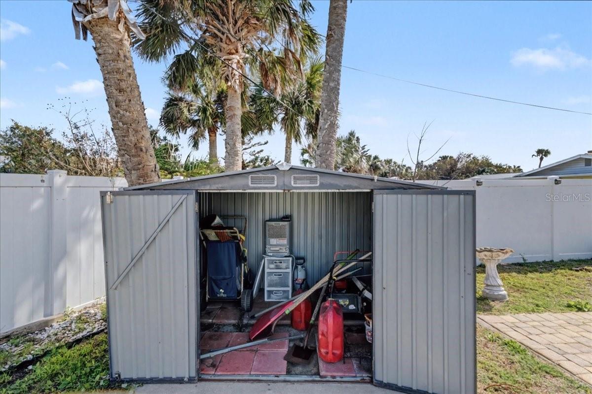 Image 34 of 49 For 15 Alamanda Drive