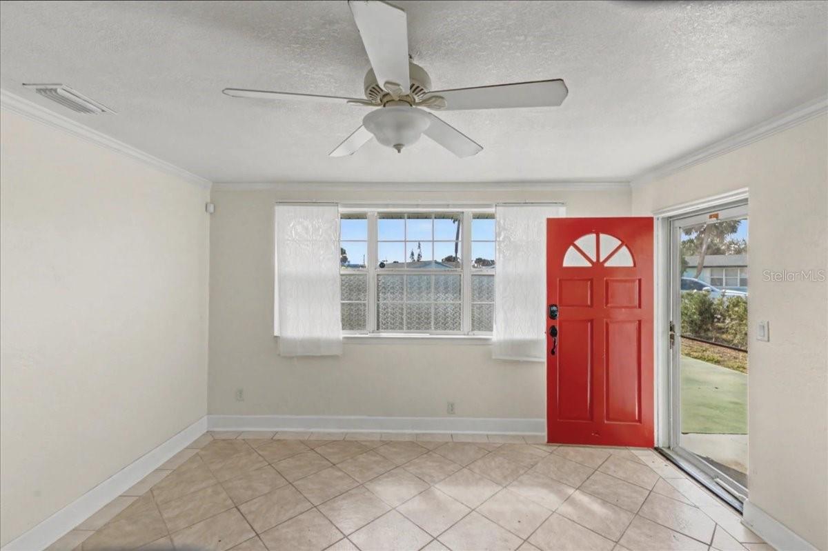 Image 9 of 49 For 15 Alamanda Drive