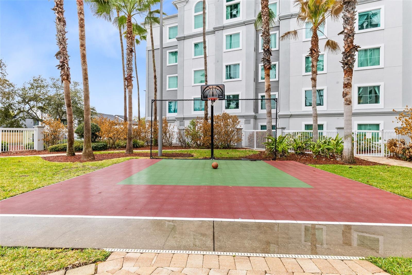 Image 26 of 28 For 8303 Palm Parkway 511