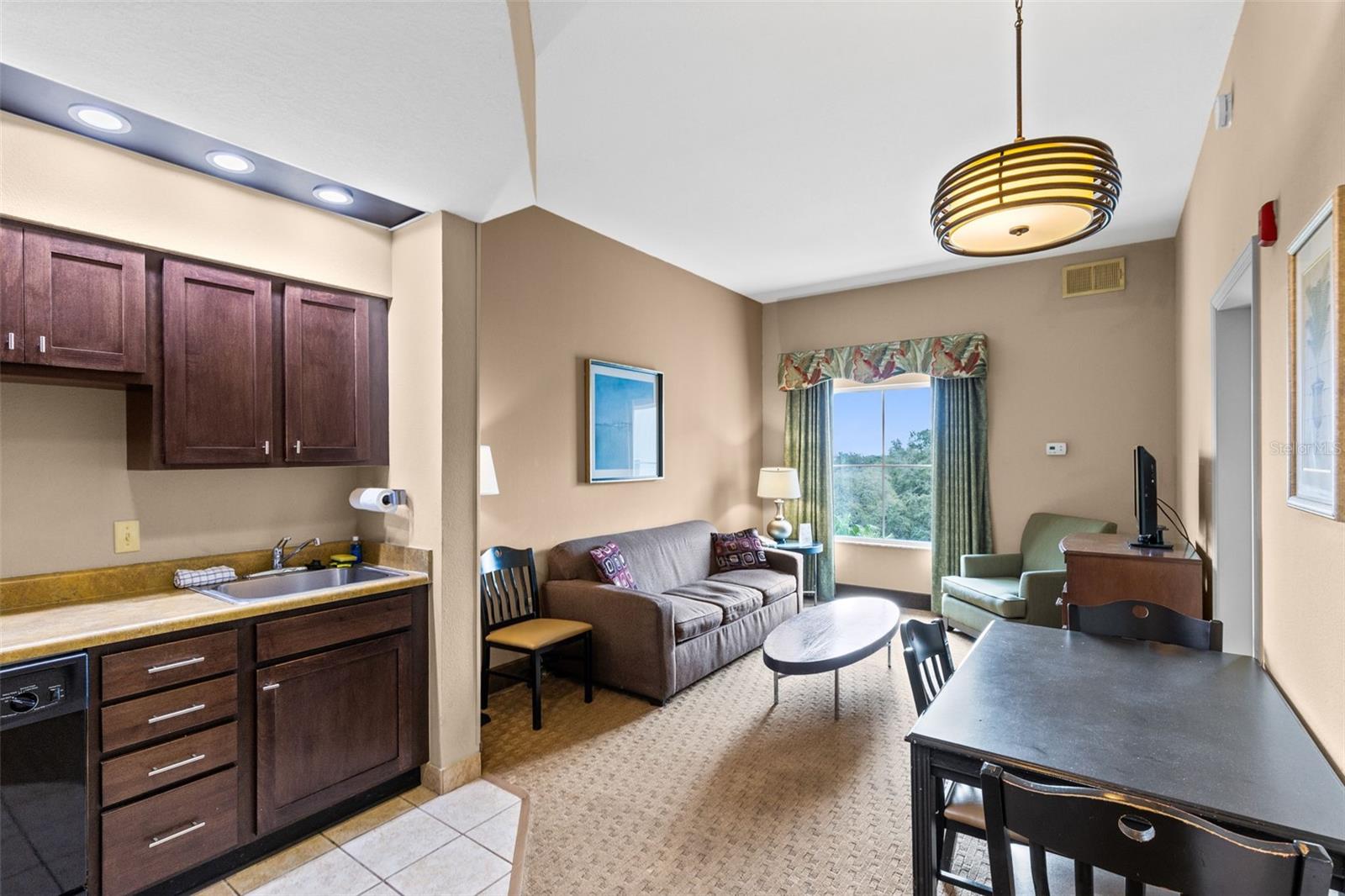 Image 3 of 28 For 8303 Palm Parkway 511