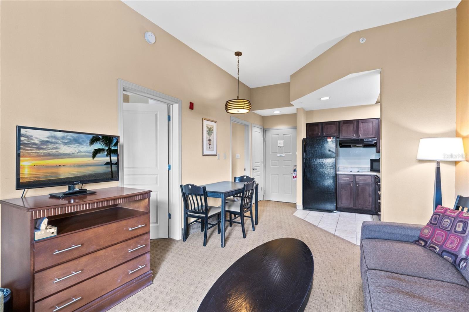 Image 5 of 28 For 8303 Palm Parkway 511