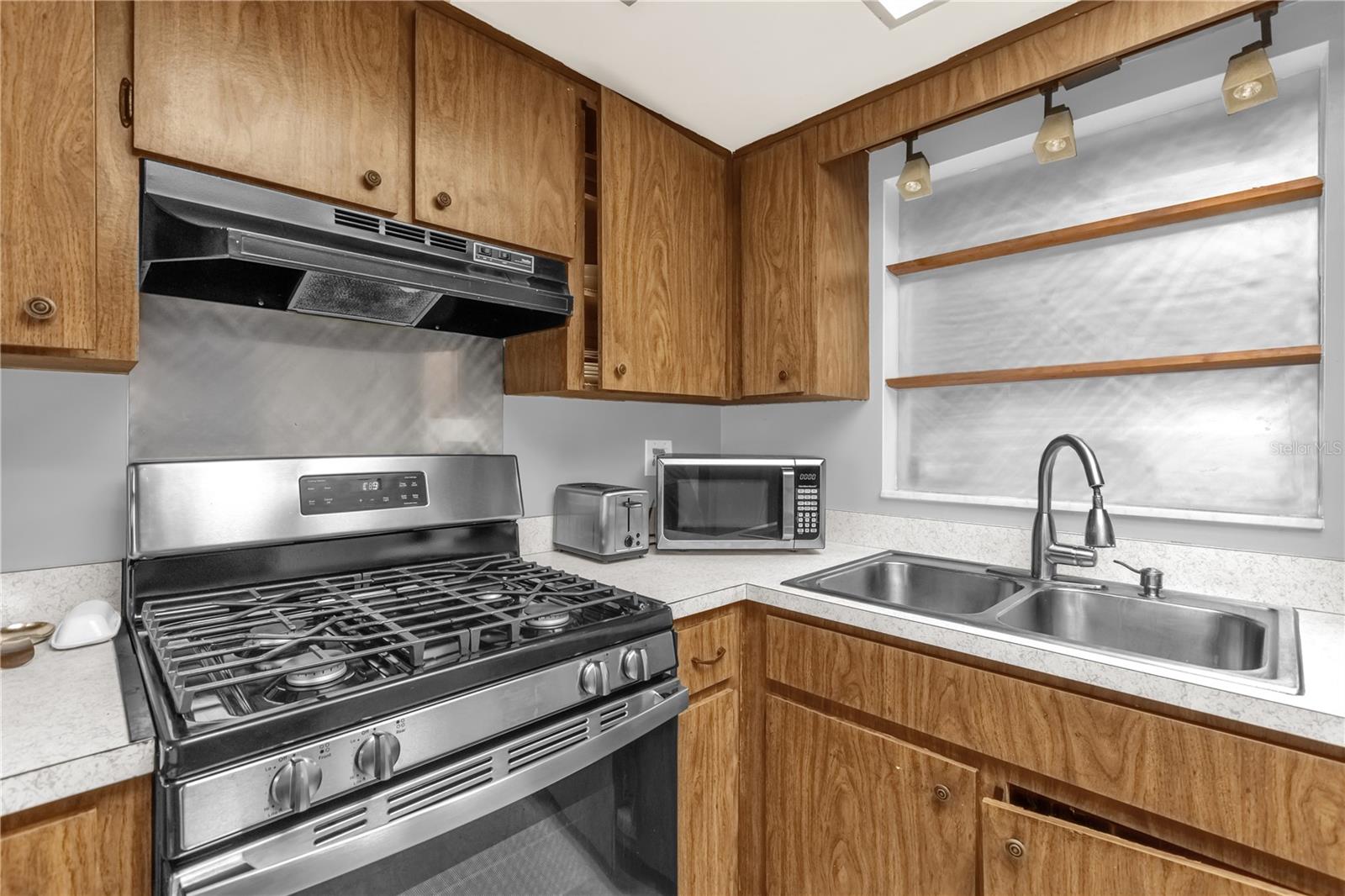 Image 10 of 37 For 5 Gumtree Court