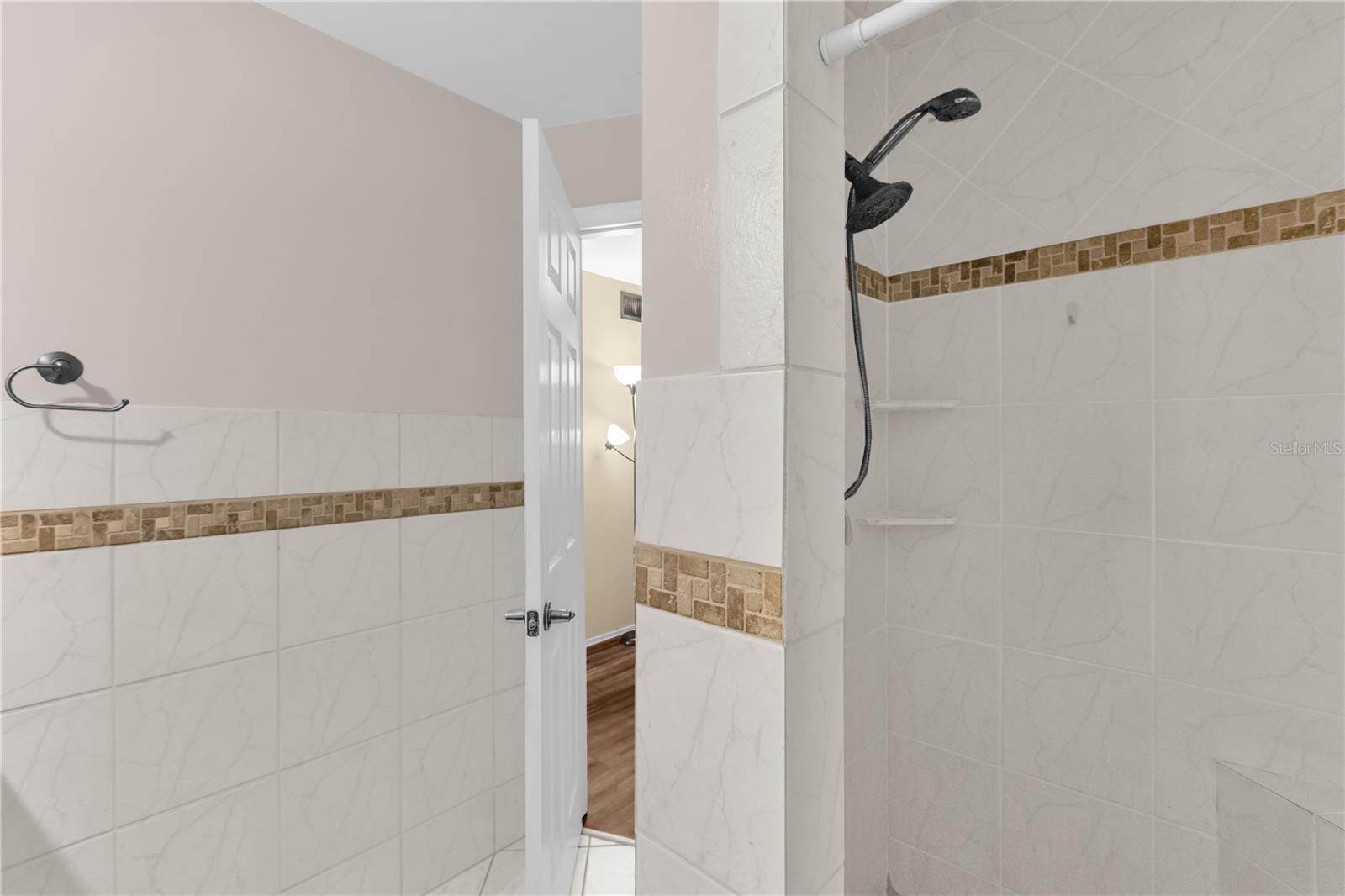 Image 12 of 37 For 5 Gumtree Court