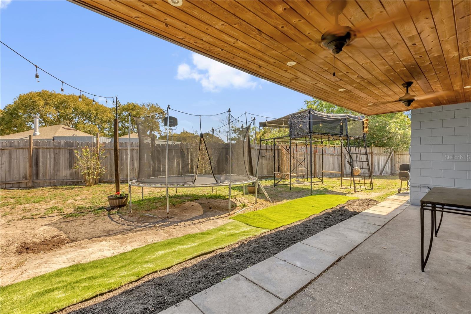 Image 23 of 37 For 5 Gumtree Court