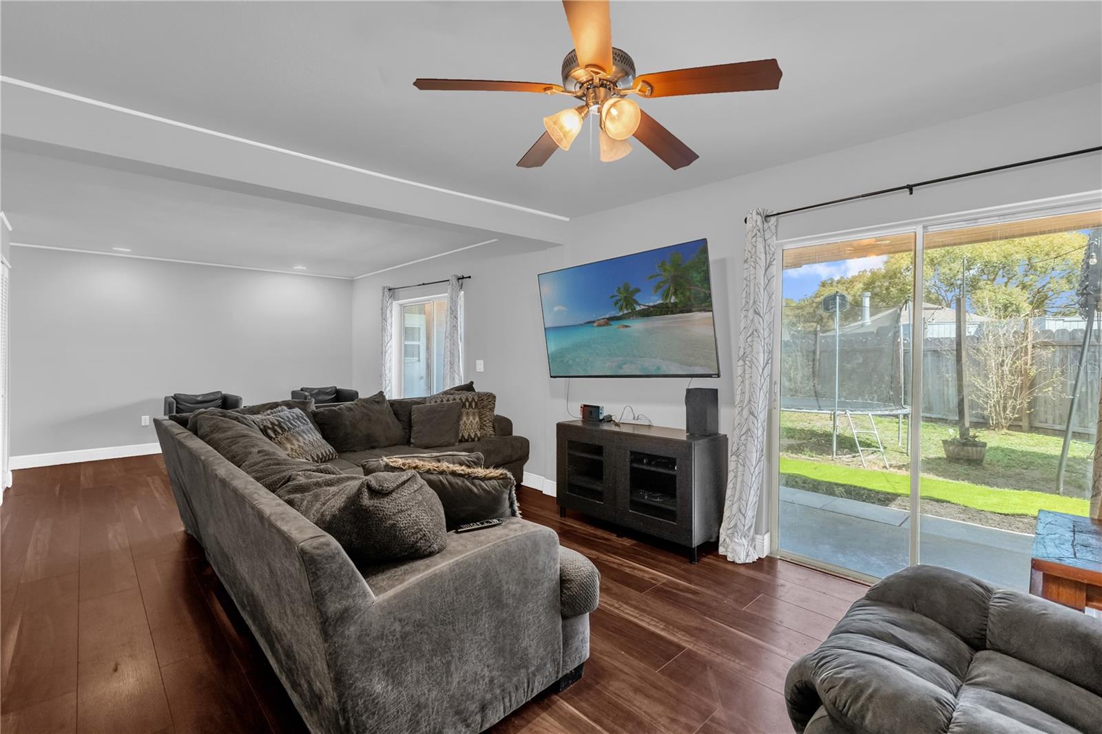 Image 3 of 37 For 5 Gumtree Court