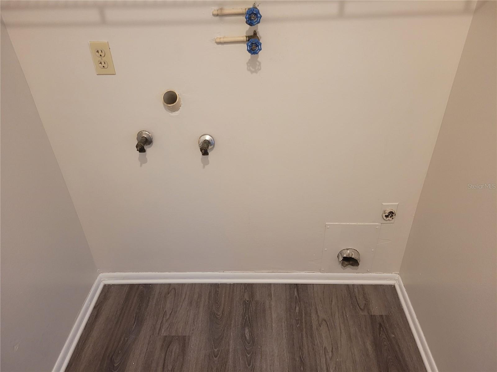 Image 20 of 37 For 4695 Pheasant Run Drive