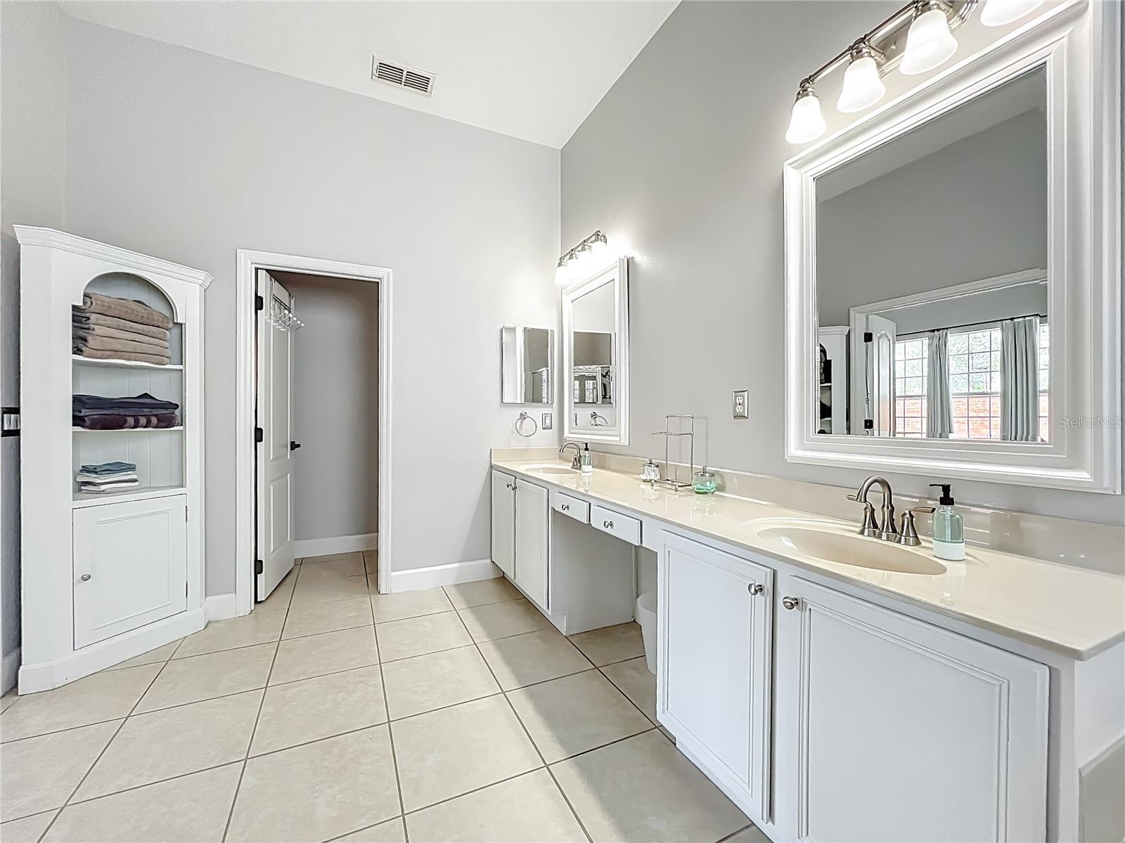 Image 52 of 92 For 10235 Kristen Park Drive