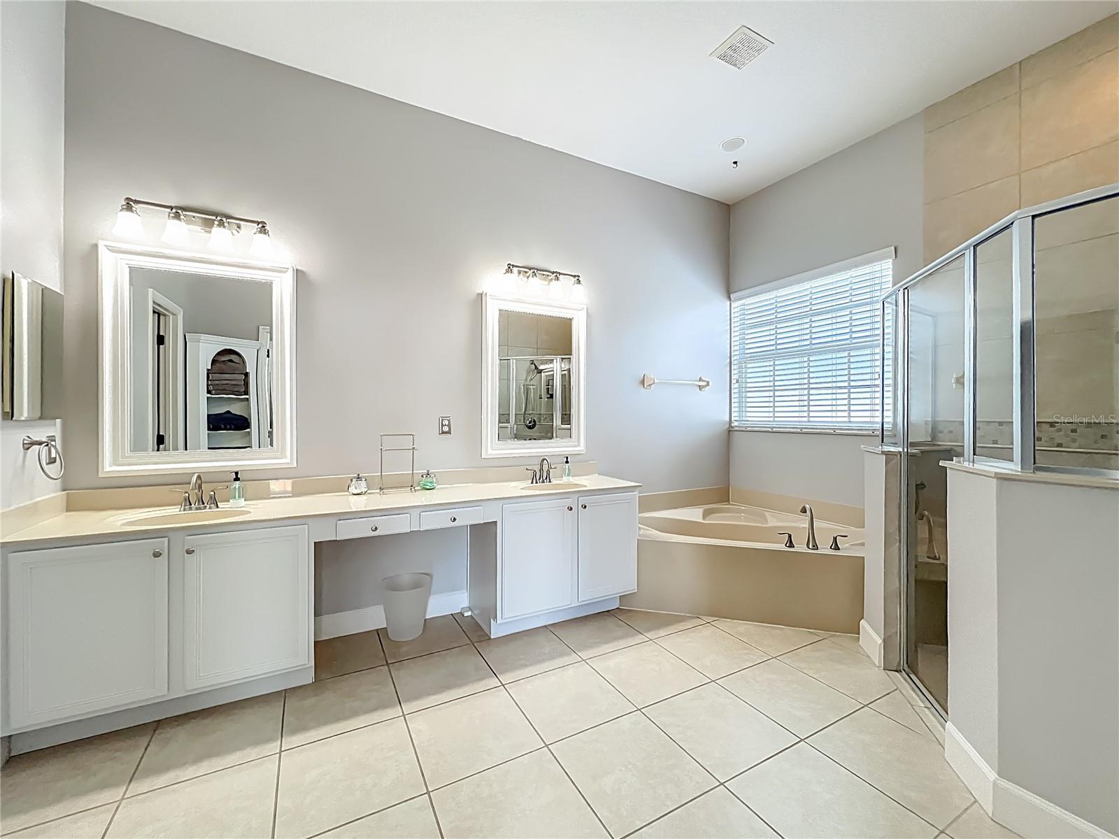 Image 6 of 92 For 10235 Kristen Park Drive