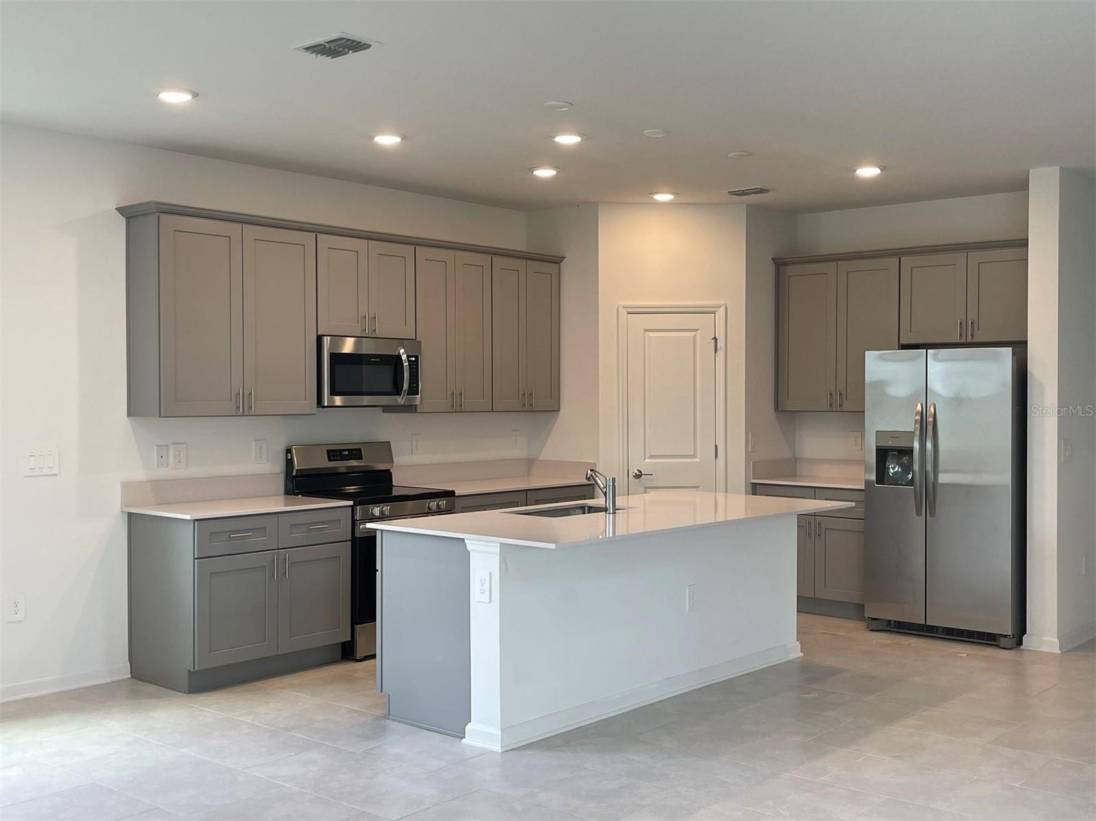 Image 15 of 57 For 2165 Sweet Honey Lane