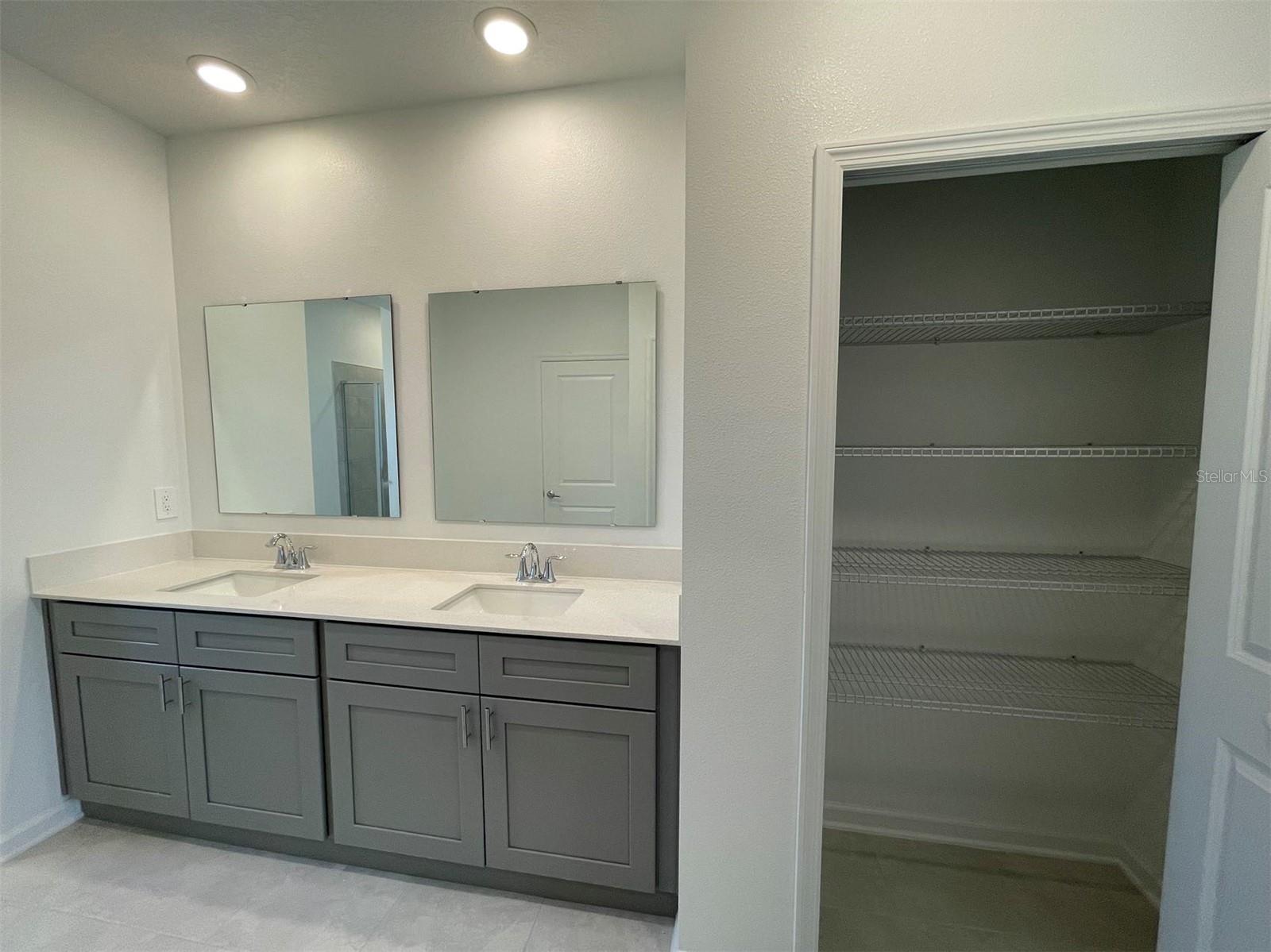 Image 42 of 57 For 2165 Sweet Honey Lane