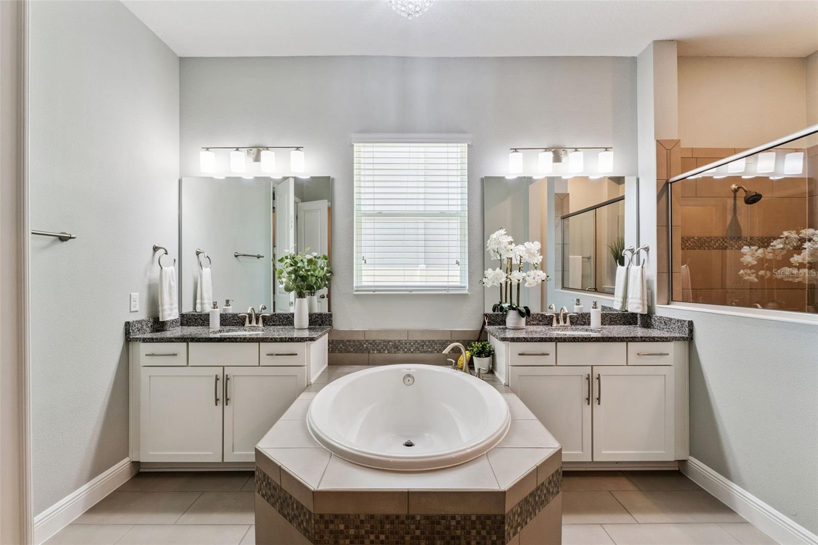 Image 32 of 54 For 1658 Peace Lily Way