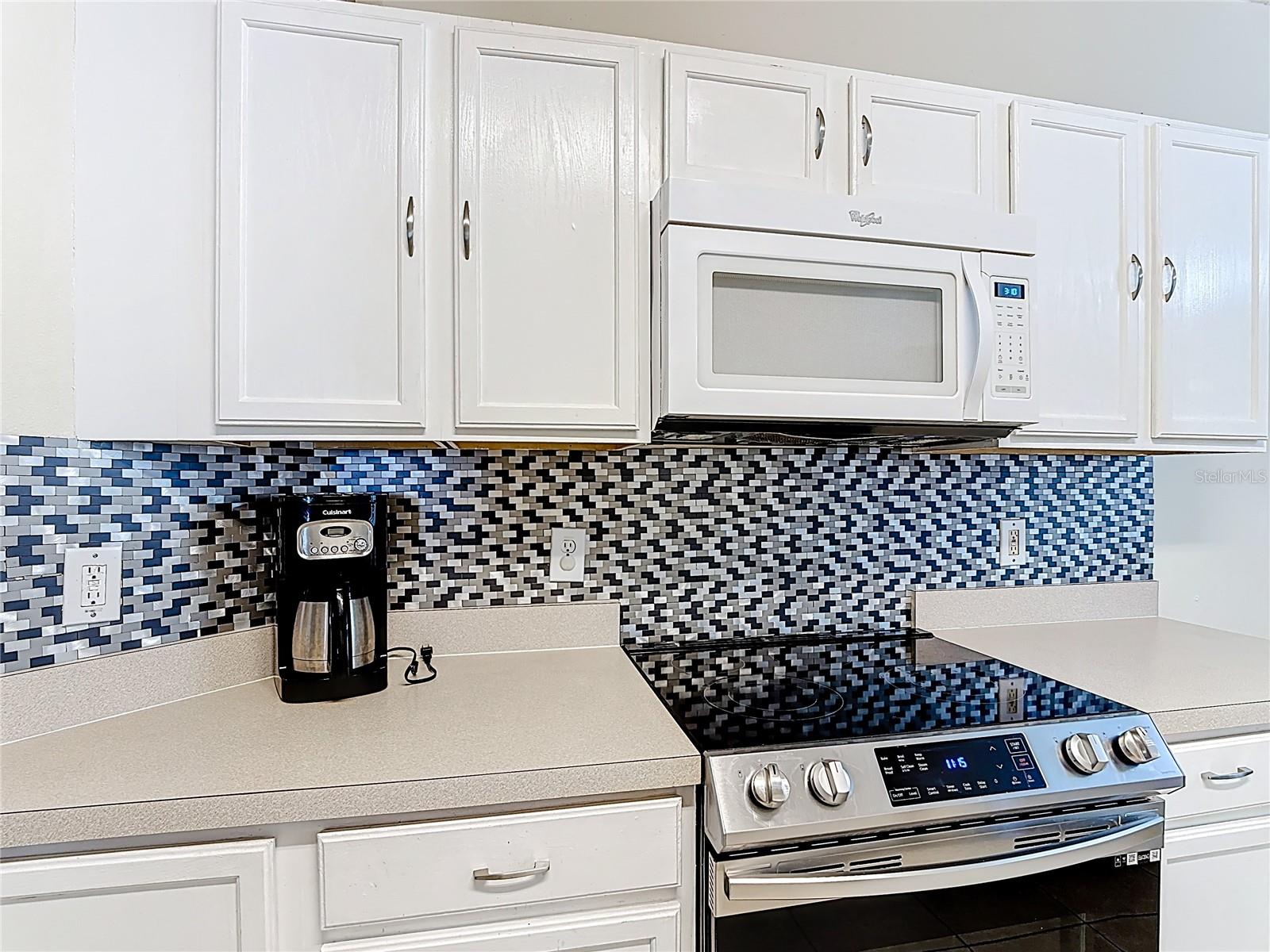 Image 18 of 57 For 635 Knollwood Drive