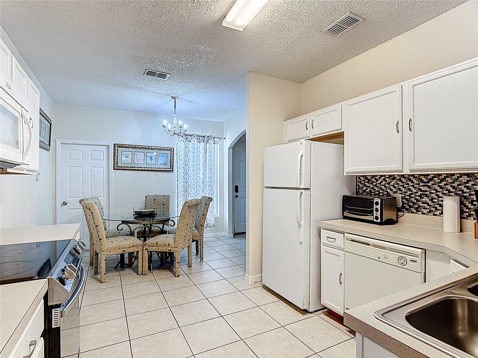 Image 20 of 57 For 635 Knollwood Drive