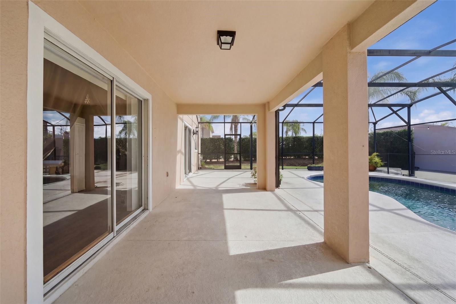 Image 10 of 35 For 411 Robin Road