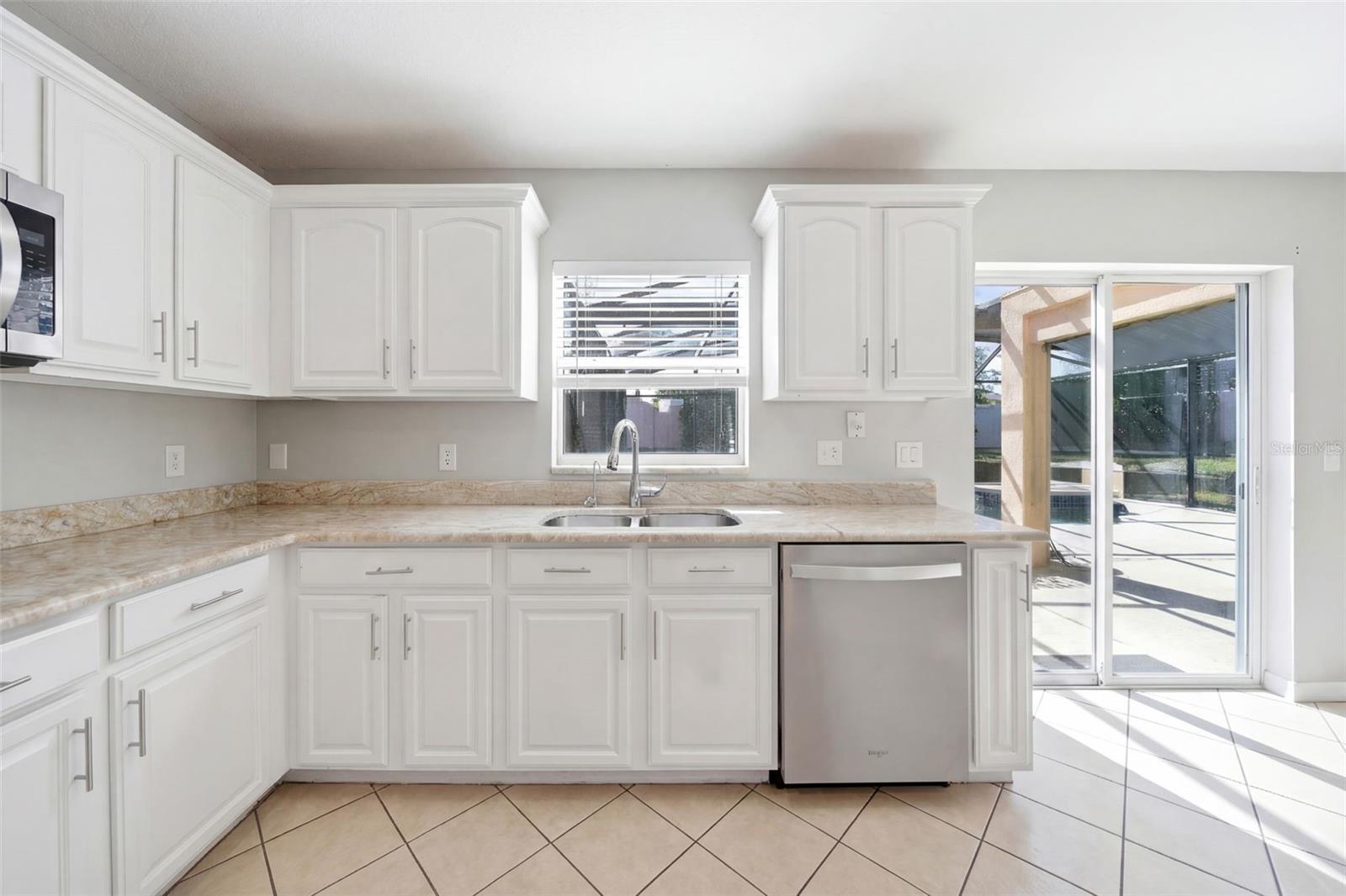 Image 12 of 35 For 411 Robin Road