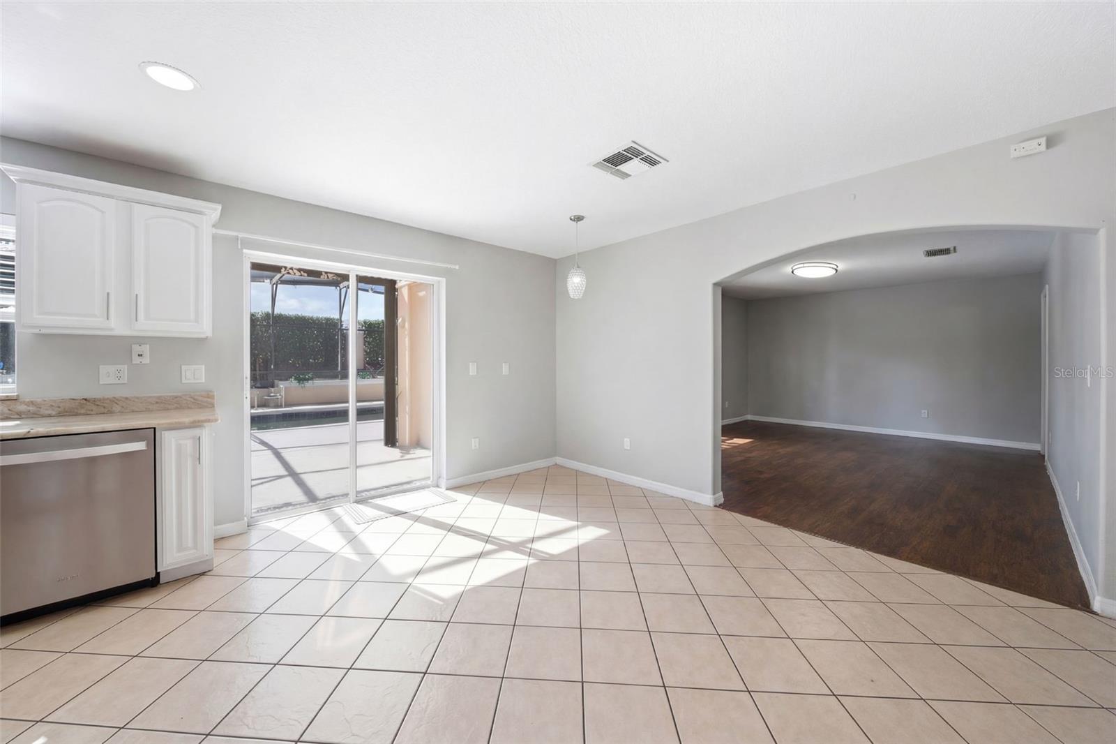 Image 16 of 35 For 411 Robin Road